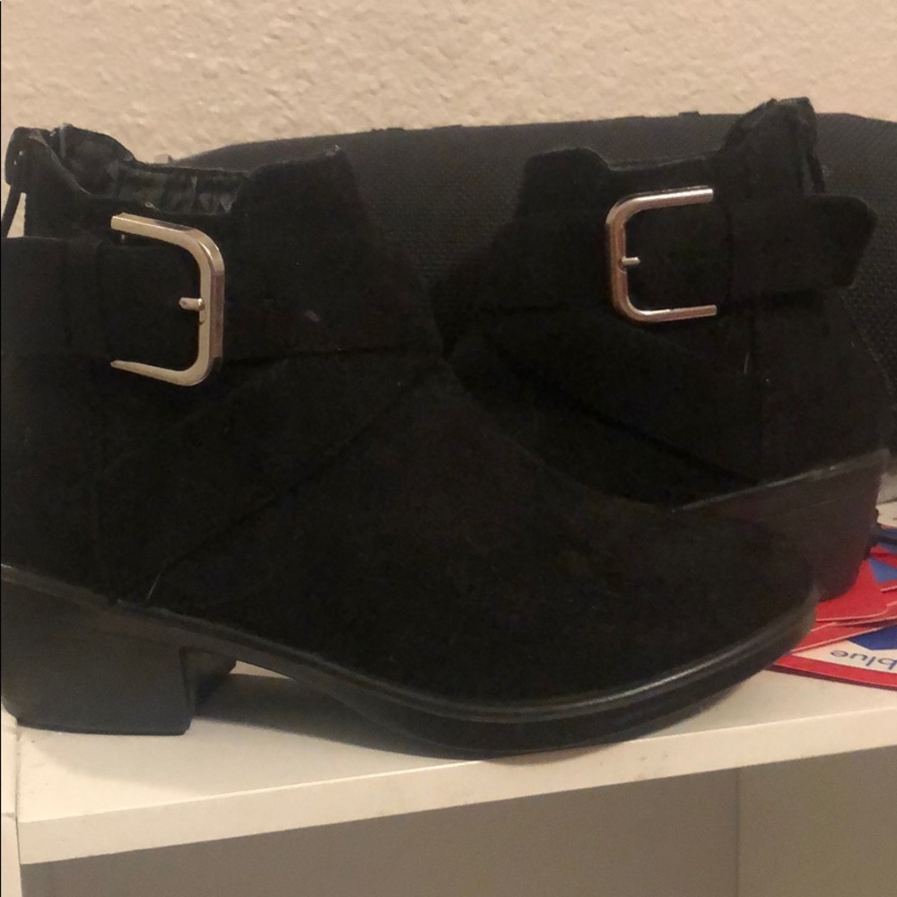 Girl boots
